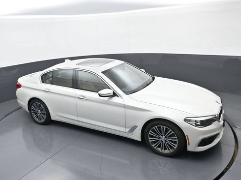 Used 2018 BMW 530i xDrive AWD/4WD image 29