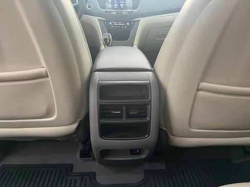 Used 2018 Cadillac XT5 Luxury w/ Driver Awareness Package FWD image 32