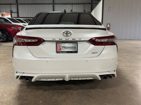 Used 2019 Toyota Camry XSE image 7