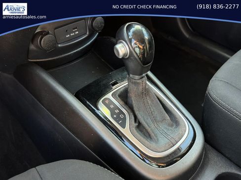 Used 2013 Kia Soul + FWD image 10