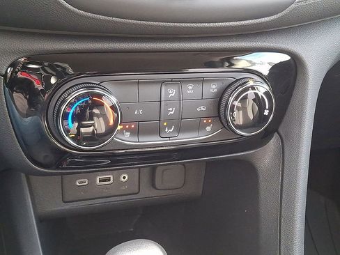 Used 2023 Buick Encore GX Preferred w/ Cold Weather Comfort Package image 18