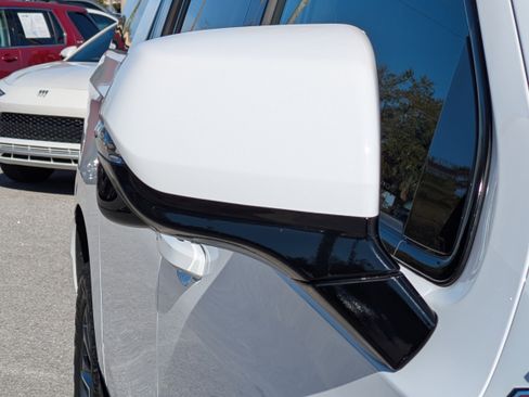 Certified 2023 Chevrolet Suburban Z71 w/ Luxury Package image 11