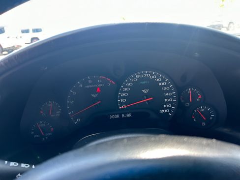 Used 1998 Chevrolet Corvette Coupe w/ Roof Pkg RWD image 10