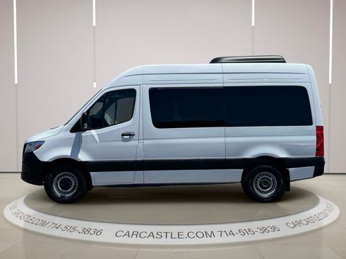 Used 2024 Mercedes-Benz Sprinter 2500 image 2