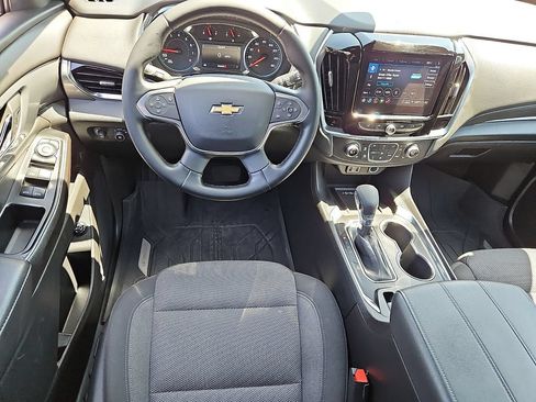 Certified 2023 Chevrolet Traverse LT FWD image 13