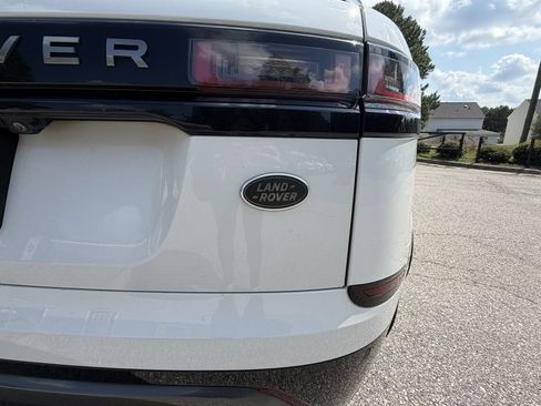 Used 2018 Land Rover Range Rover Velar R-Dynamic SE AWD/4WD image 23