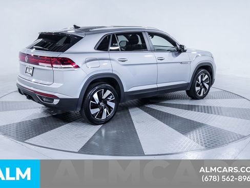 Used 2024 Volkswagen Atlas Cross Sport SE image 10