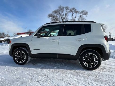 Used 2023 Jeep Renegade Latitude image 2