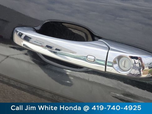 Used 2018 Jeep Grand Cherokee Overland image 17