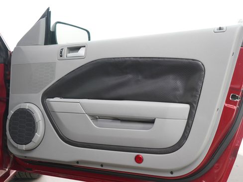 Used 2008 Ford Mustang GT Premium image 9