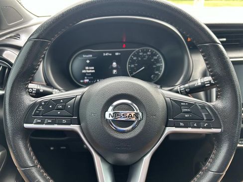 Used 2020 Nissan Kicks SR FWD image 28