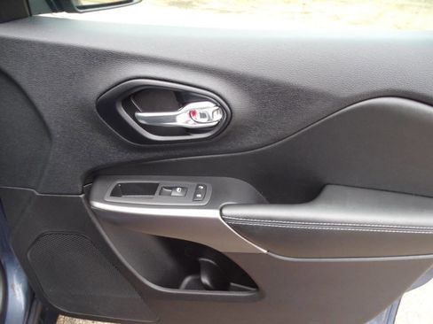 Used 2021 Jeep Cherokee Sport w/ Popular Appearance Group image 38