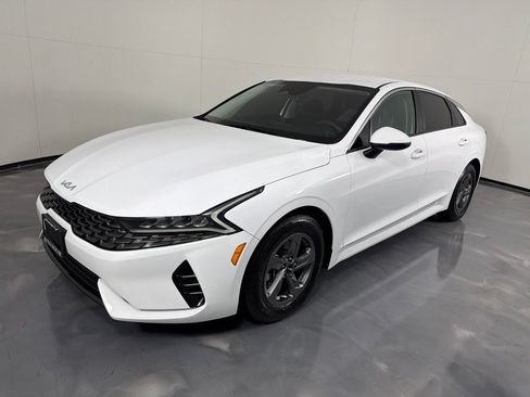 Used 2022 Kia K5 LX FWD image 9