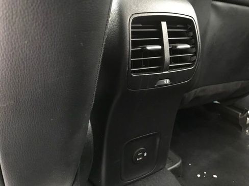 Used 2022 Ford Escape Titanium image 18