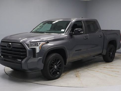 Used 2024 Toyota Tundra Limited AWD/4WD image 9