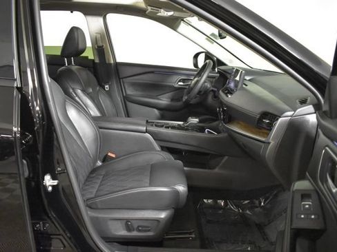 Certified 2026 Nissan Rogue Platinum w/ Platinum Premium Package AWD/4WD image 38