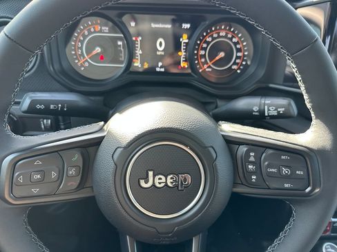 New 2026 Jeep Gladiator Mojave w/ Technology Group AWD/4WD image 17