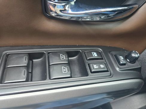 Used 2017 Nissan Titan Platinum Reserve AWD/4WD image 18