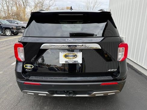 Certified 2023 Ford Explorer XLT image 4