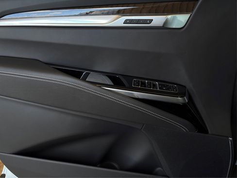 New 2026 Cadillac Escalade Platinum Sport w/ LPO, ONYX Package image 21