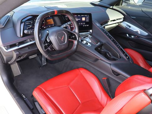 Used 2021 Chevrolet Corvette Stingray Coupe w/ 1LT RWD image 4