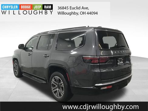 Used 2024 Jeep Wagoneer Series II image 6