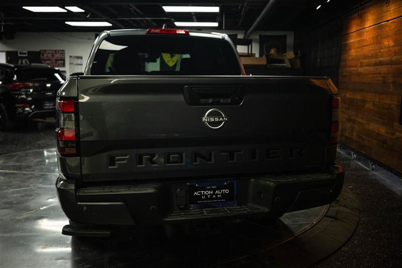 Used 2023 Nissan Frontier SV w/ Midnight Edition Package AWD/4WD image 6