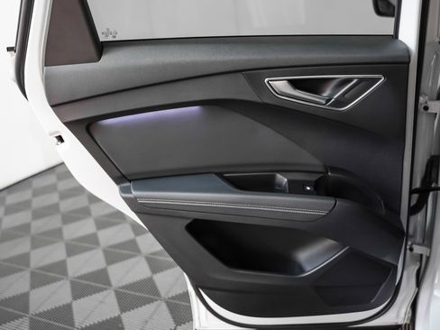 Used 2024 Audi Q4 e-tron Premium Plus w/ Premium Plus image 24