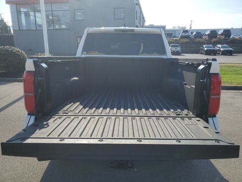 Used 2026 Toyota Tacoma TRD Off-Road AWD/4WD image 8