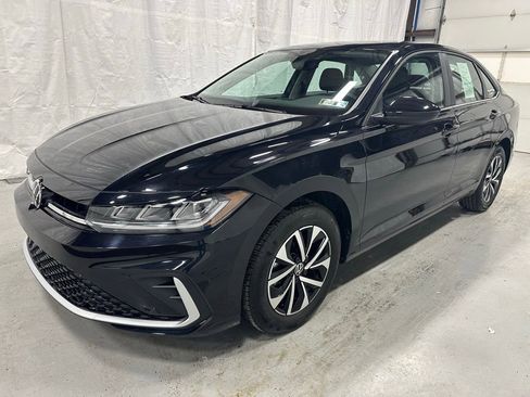 Used 2025 Volkswagen Jetta S image 3