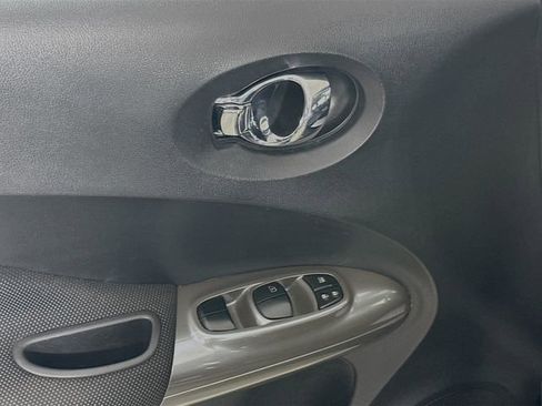 Used 2014 Nissan Juke S image 17