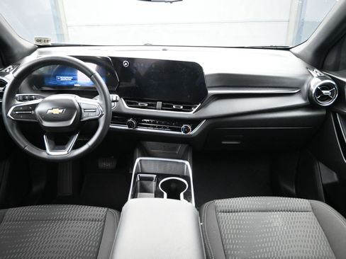 Used 2025 Chevrolet Equinox LT w/ Safety and Technology Package image 21