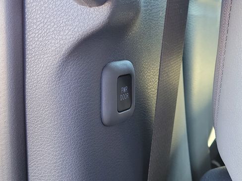 Used 2024 Toyota Sienna Limited image 14