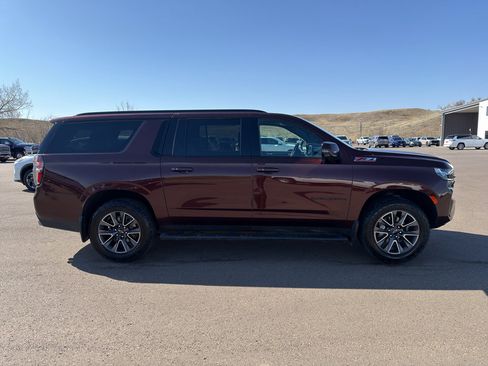 Used 2023 Chevrolet Suburban Z71 w/ Off-Road Capability Package AWD/4WD image 8