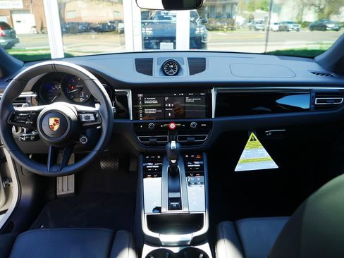 New 2026 Porsche Macan AWD/4WD image 17