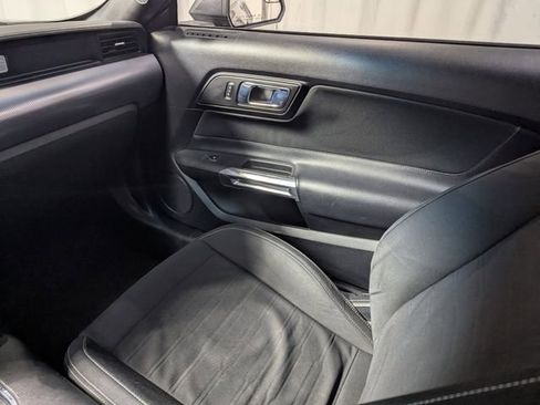 Used 2017 Ford Mustang GT image 8