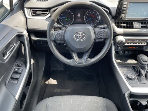 Used 2020 Toyota RAV4 XLE image 19