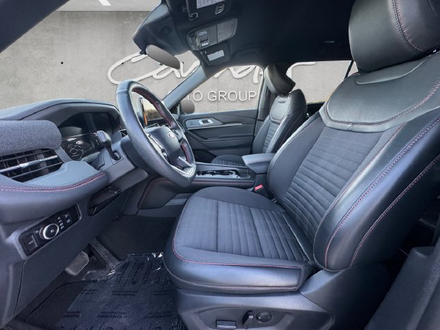 Used 2025 Ford Explorer ST-Line w/ ST-Line Street Pack AWD/4WD image 19