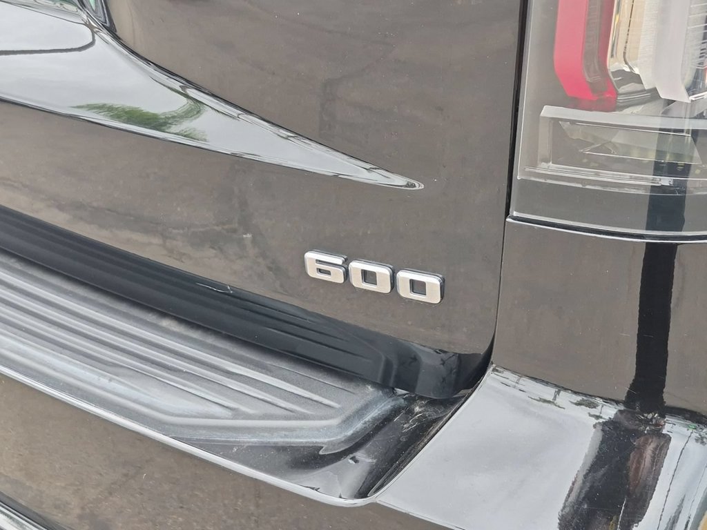 Used 2024 Cadillac Escalade Premium Luxury RWD image 33