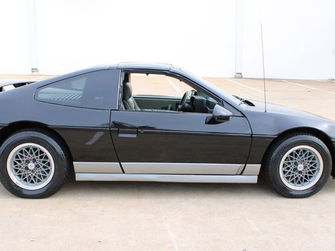 Used 1987 Pontiac Fiero GT RWD image 3