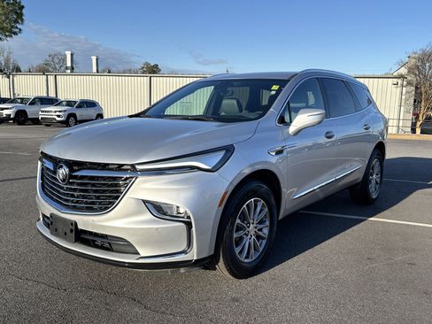 Used 2022 Buick Enclave Premium image 2