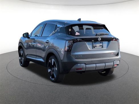 New 2026 Nissan Kicks SR w/ Cold Weather Package image 7