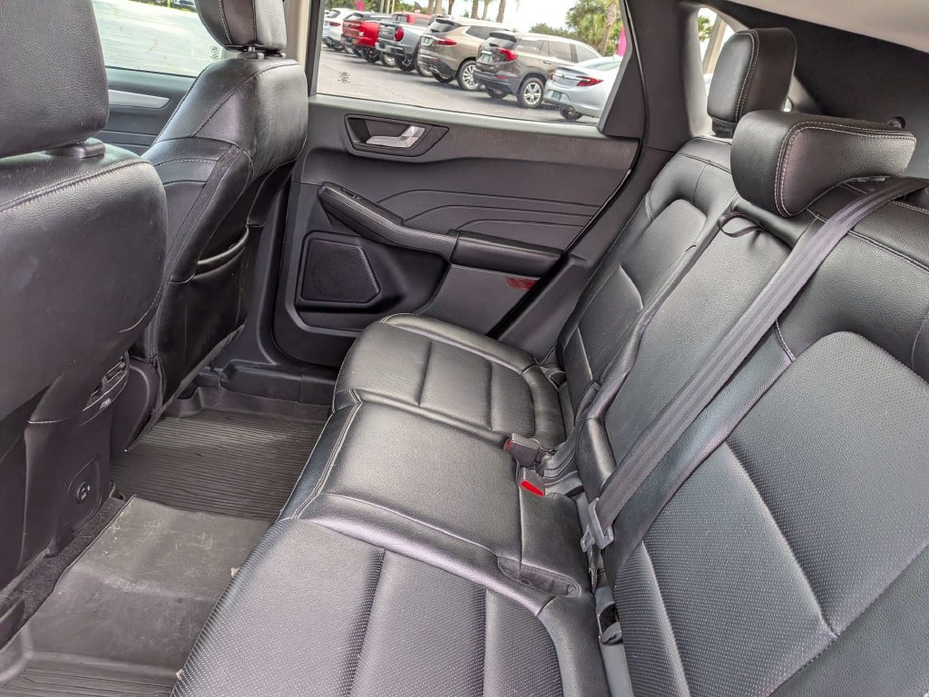 Used 2022 Ford Escape SEL FWD image 16