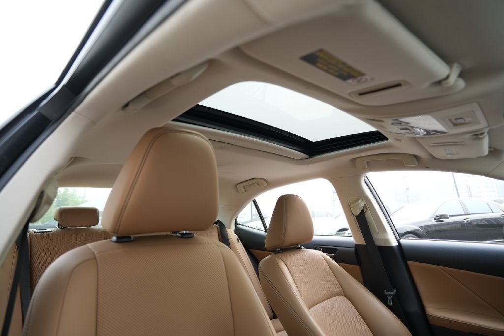 Used 2018 Lexus IS 300 AWD w/ Comfort Package image 26