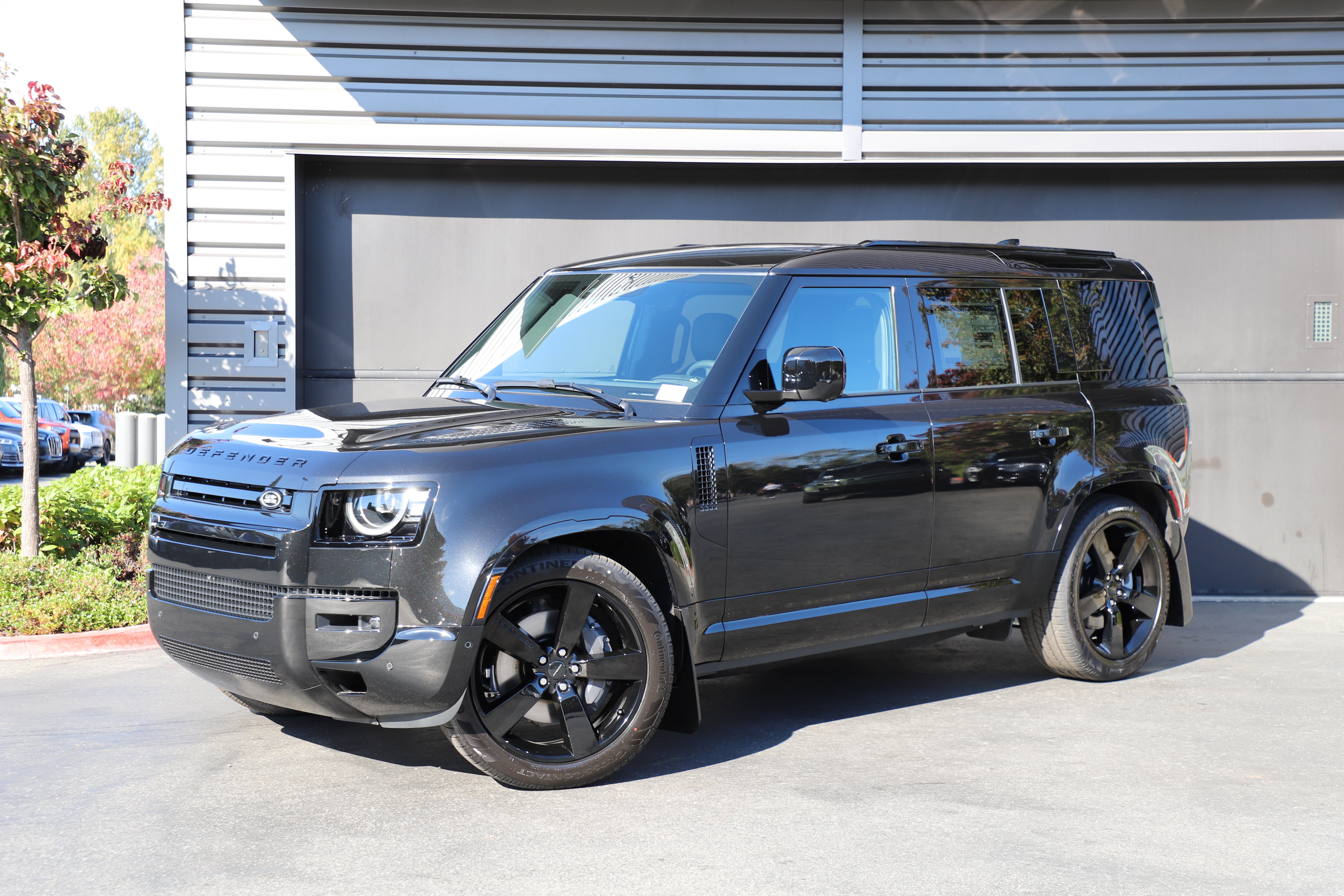 New 2026 Land Rover Defender 110 X-Dynamic SE AWD/4WD image 1