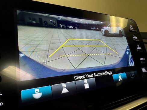 Used 2021 Honda Accord Touring image 17