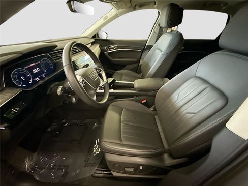 Certified 2024 Audi Q8 e-tron Premium Plus image 21