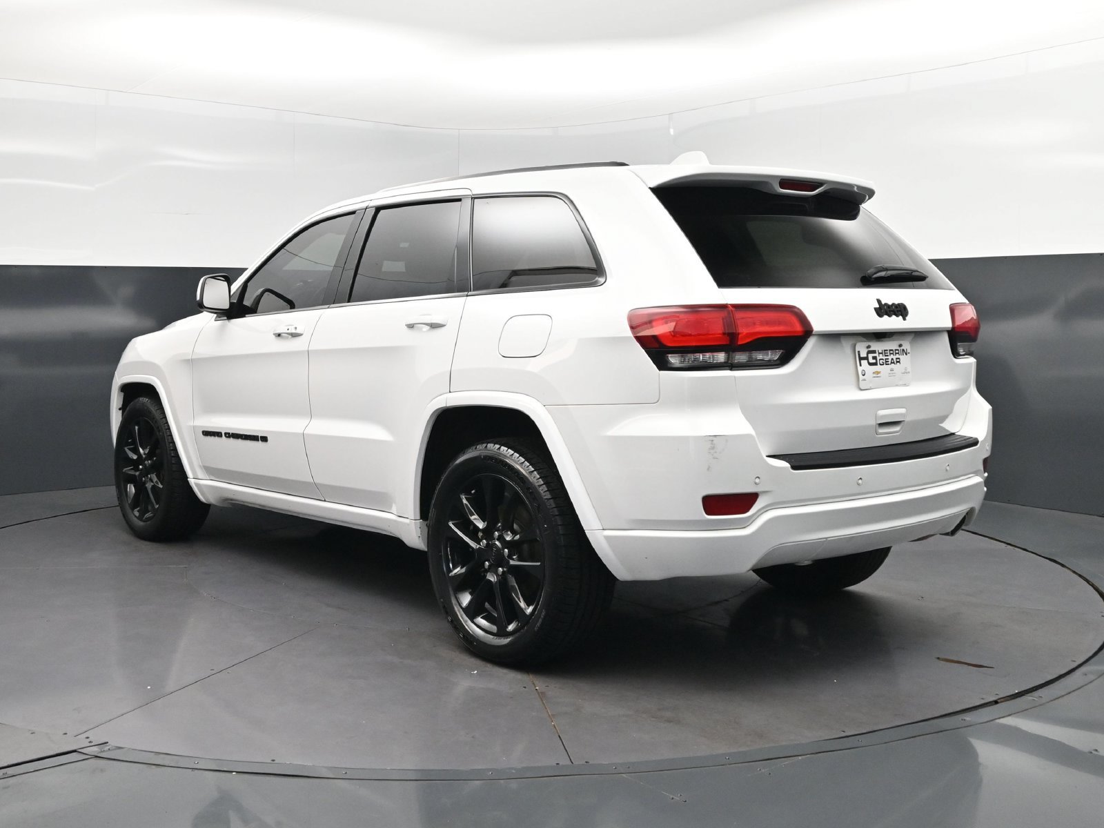 Used 2022 Jeep Grand Cherokee Laredo X RWD image 5