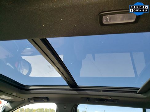 Used 2024 Chevrolet Suburban High Country image 21