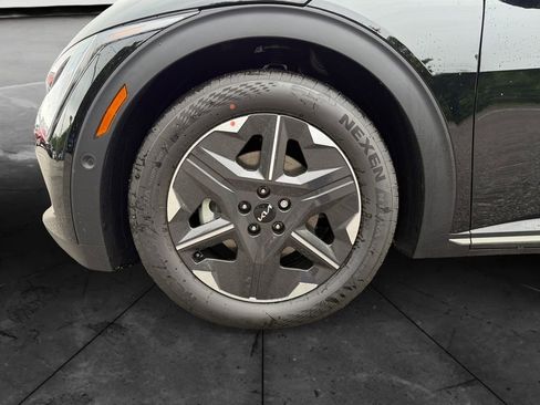 New 2025 Kia EV6 Light w/ Light LR Technology Package image 14